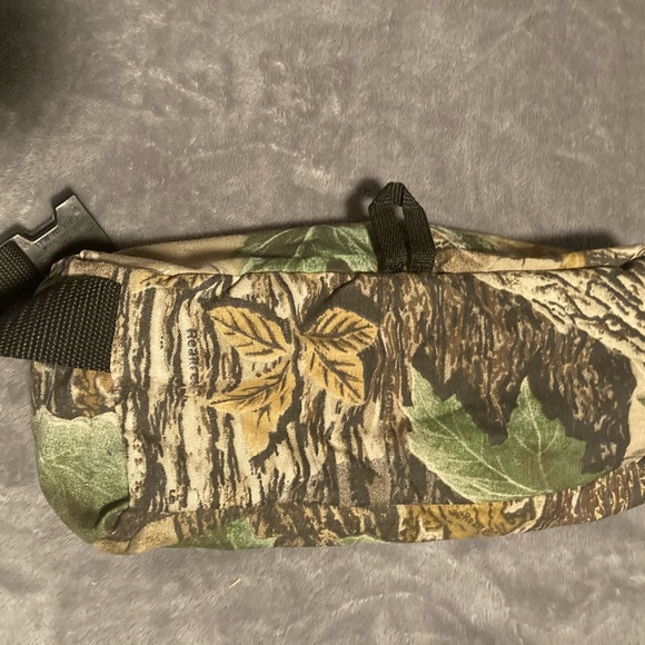 Pack of Hunting Fieldline Real Tree Nap Sack Face Mask Earbud Back Pack Hunting - Picture 4 of 10